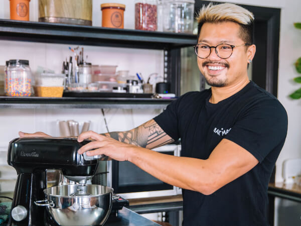 Meet MakMak Macarons